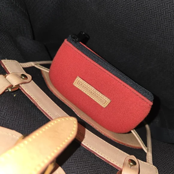 Dooney & Bourke USA Vintage Cabrio Bucket Bag W/ Coin Bag - Picture 7 of 8